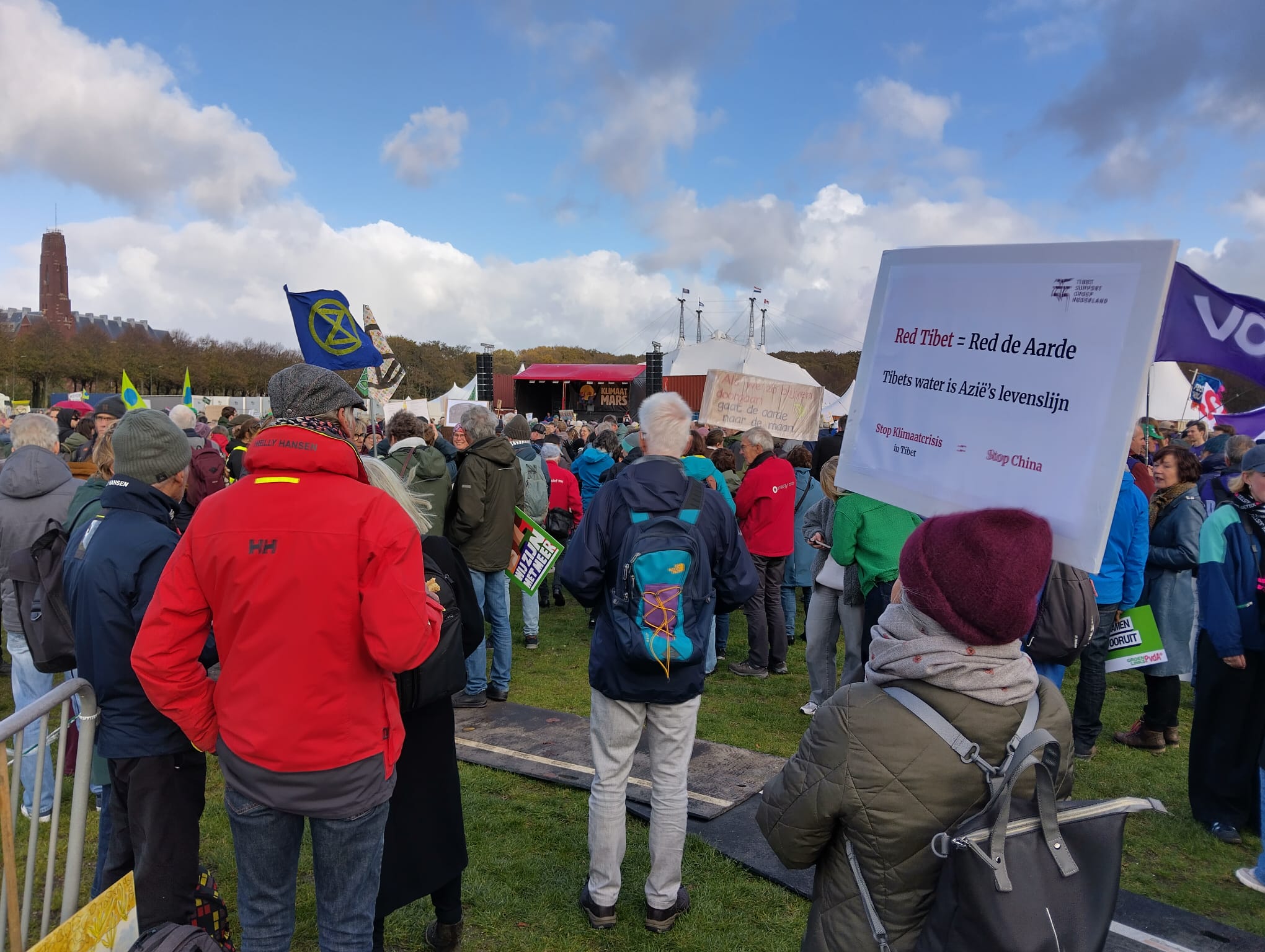 Tibet Support Groep demonstranten tijdens Nationale Klimaatmars op het Malieveld